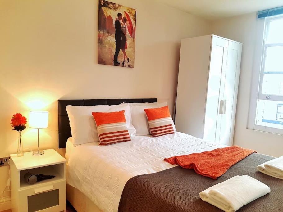 Comfortable Studio Flat Near Central ลอนดอน ภายนอก รูปภาพ