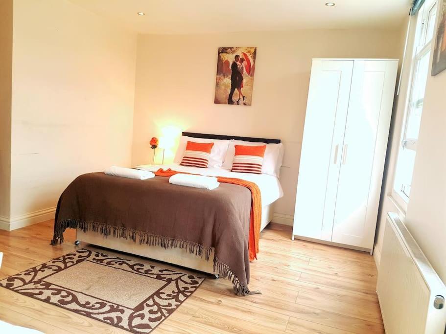 Comfortable Studio Flat Near Central ลอนดอน ภายนอก รูปภาพ